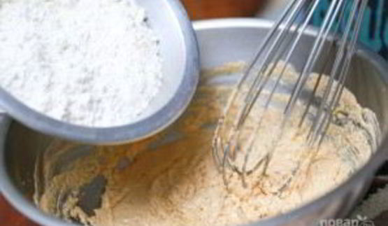 кекс с изюмом