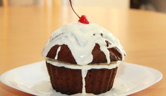 кекс вишня-кэроб