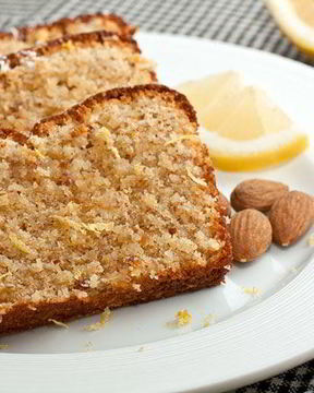 Лимонный кекс с миндалем