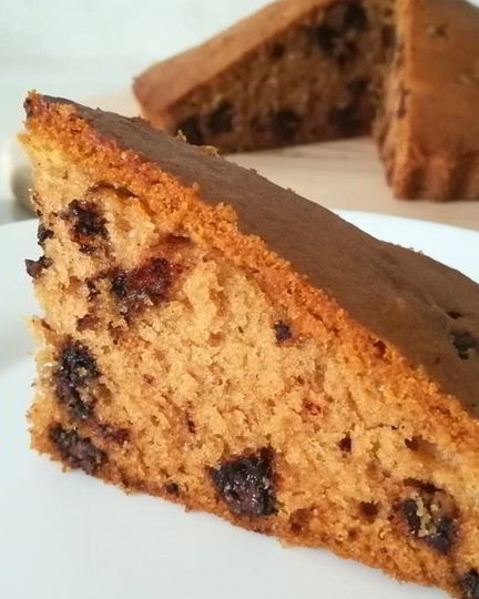 Рецепт пышного кекса с кусочками шоколада