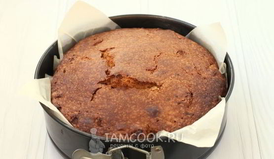 пышный кекс с яблоками, имбирем и корицей