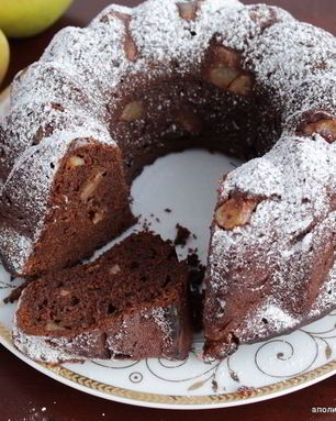 Шоколадный кекс с грушами