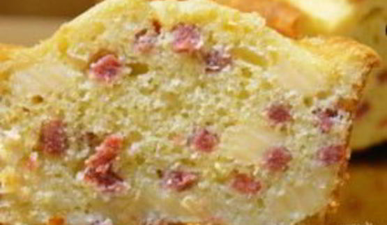 закусочный кекс с сыром и колбасой