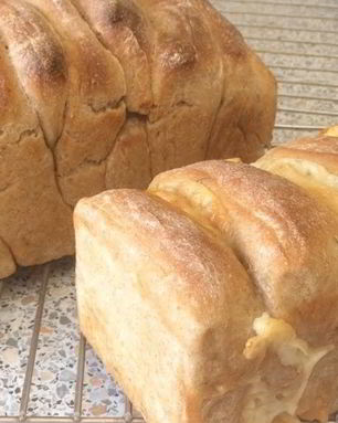 Ароматный хлеб со специями и сыром