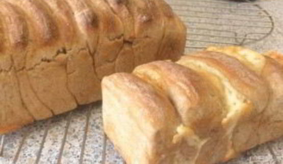 ароматный хлеб со специями и сыром