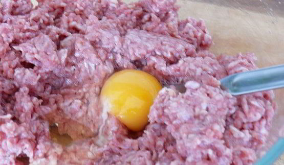 итальянский мясной хлеб с зеленым горошком