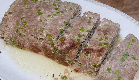 итальянский мясной хлеб с зеленым горошком