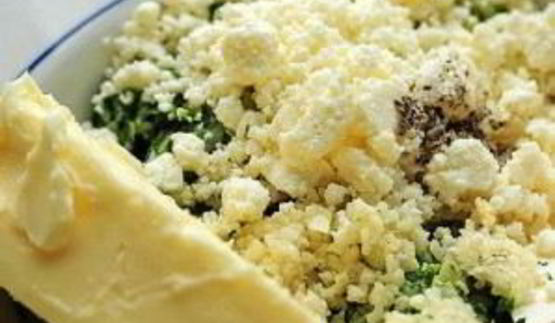 хлеб с артишоками, сыром и чесноком