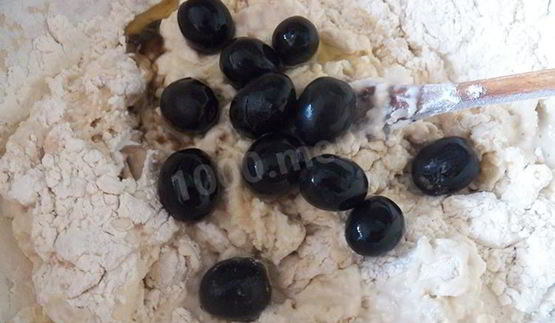 хлеб с оливками