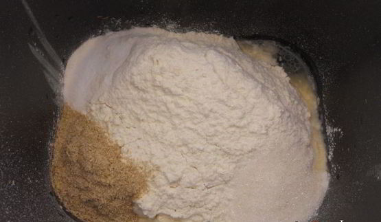 хлеб с отрубями и вялеными помидорами в хлебопечке