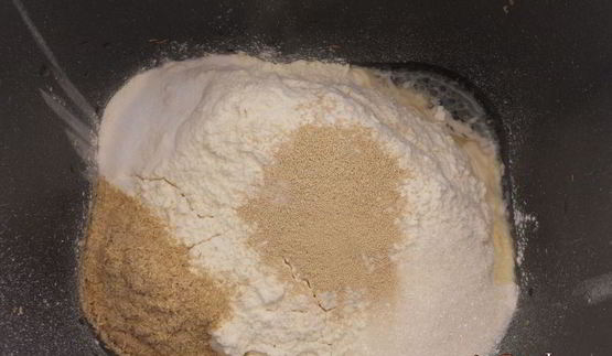 хлеб с отрубями и вялеными помидорами в хлебопечке