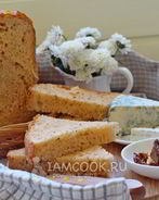 Хлеб с вялеными томатами и сыром