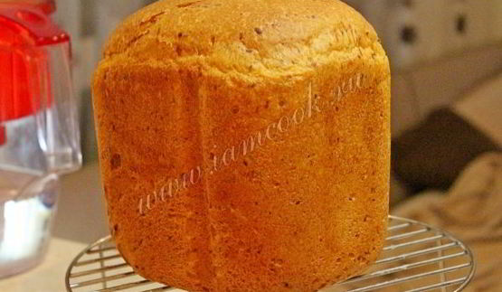 хлеб с вялеными томатами и сыром