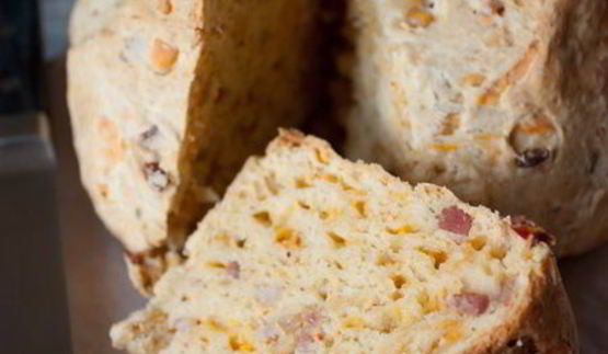 содовый хлеб с беконом и сыром