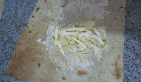 лаваш с сыром и зеленью