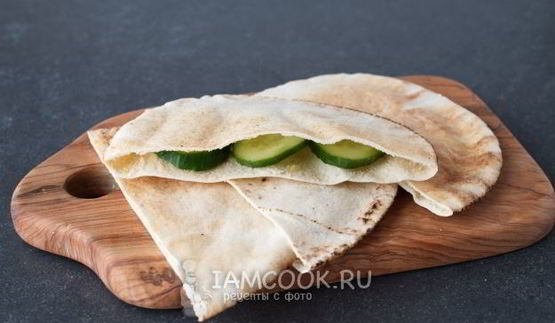 арабская пита с курицей и овощами