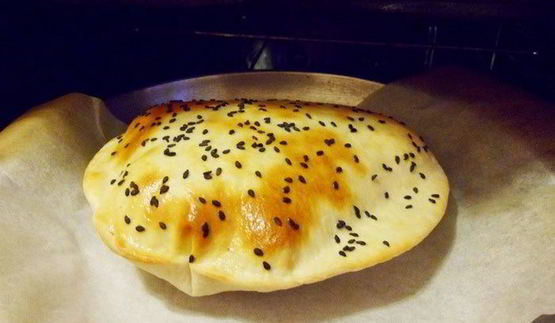 балык экмек — лепешка с рыбой и овощами