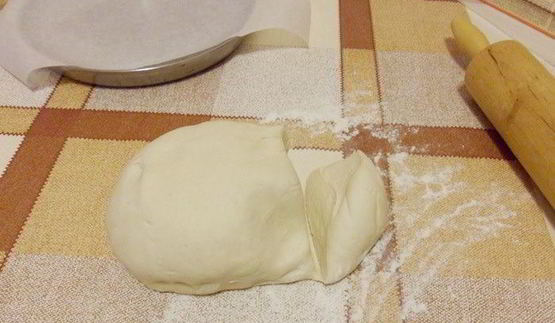 балык экмек — лепешка с рыбой и овощами