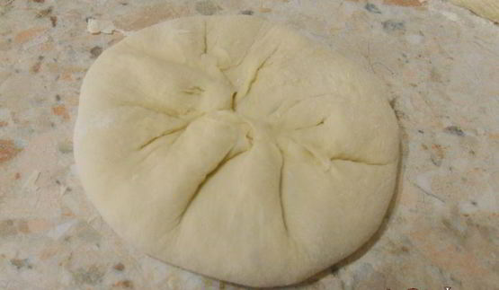 дрожжевые лепешки с мясом на сковороде