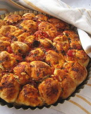 Фокачча из шариков с сыром и оливками