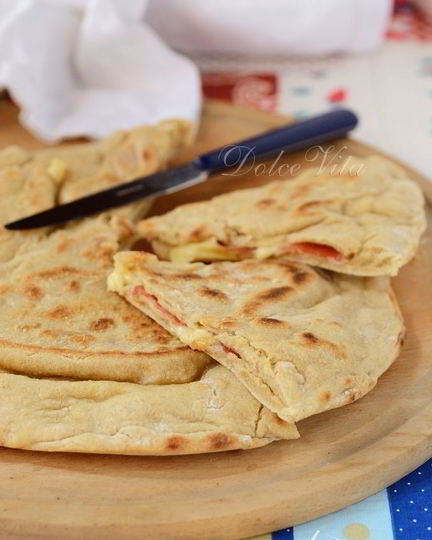 Рецепт фокаччи на сковороде с любыми начинками