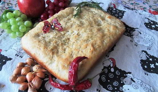 фокачча на сыворотке с луком пастушеская