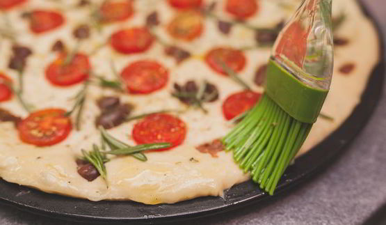 фокачча с черри и маслинами