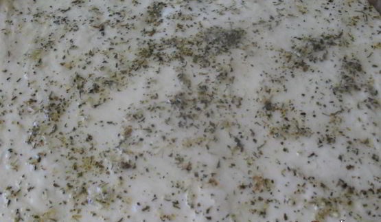 фокачча с розмарином и чесноком