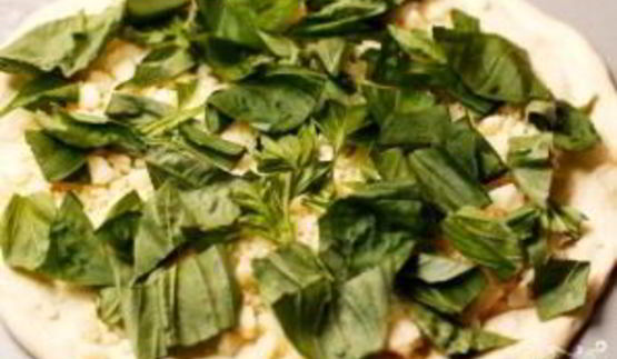 фокачча с сыром и базиликом