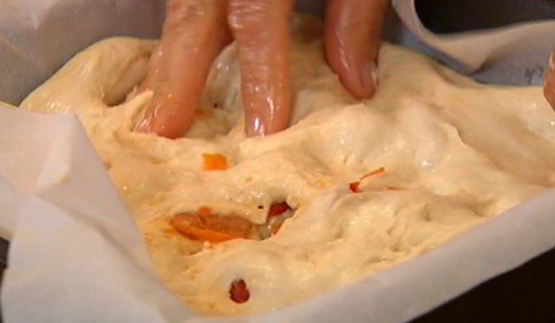 фокачча с вялеными помидорами