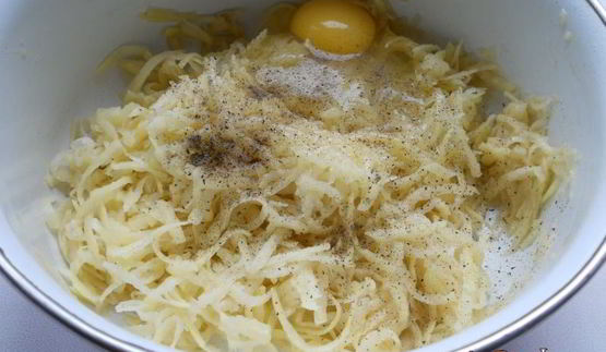 картофельные лепешки с курицей и сыром