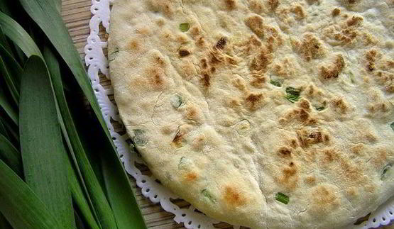 лепешка с зеленым луком
