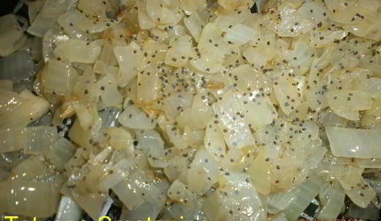 лепешки с луком и маком