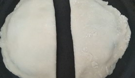 лепешки с начинкой из сыра и шпината