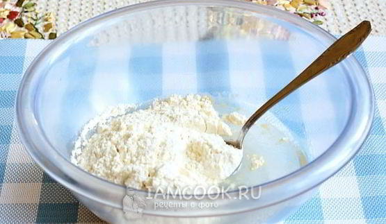 лепешки с начинкой на сковороде