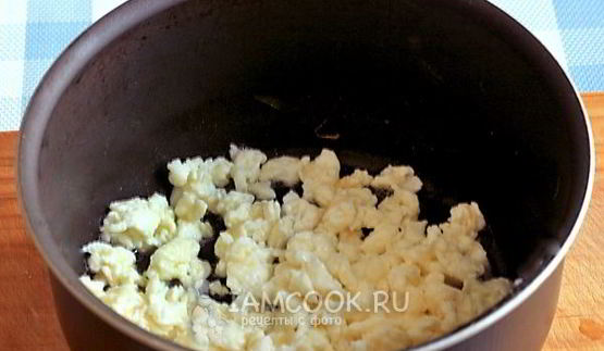 лепешки с начинкой на сковороде