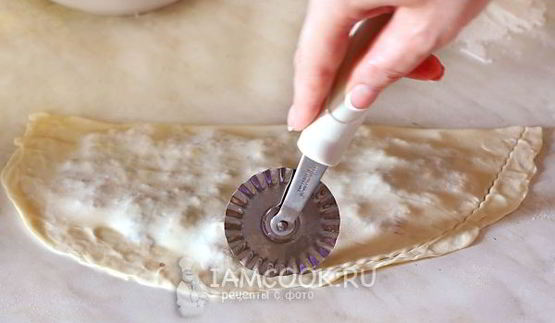 лепешки с начинкой на сковороде