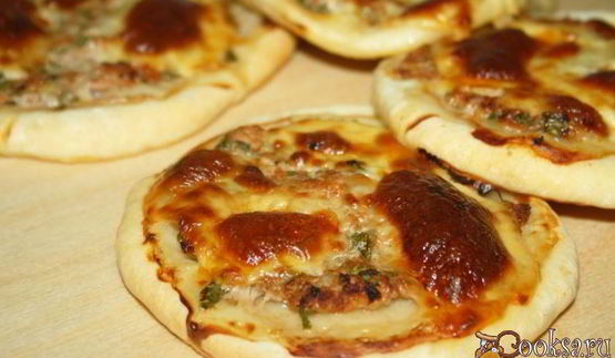 лепешки со свининой и сыром