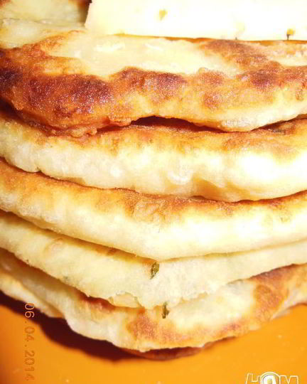 Рецепт очень сырных лепешек