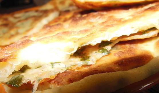 очень сырные лепешки