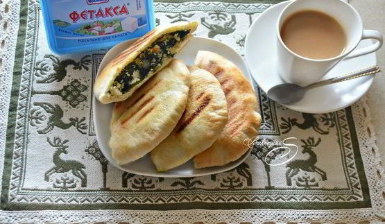 пита с сыром и шпинатом