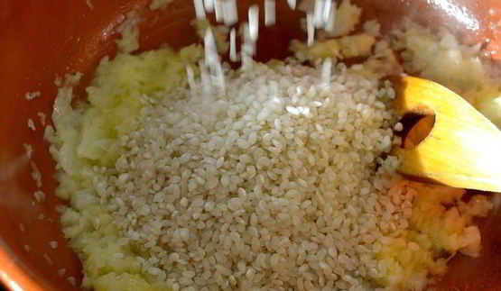 рисовая лепешка, фаршированная грибами