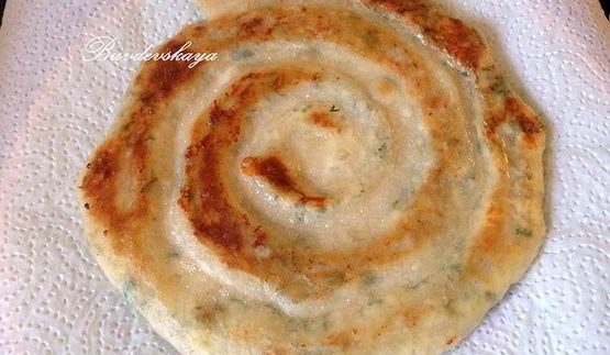спиралевидные лепешки с творогом и сыром