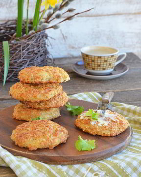 Творожные лепешки с квашеной капустой