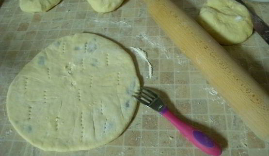 творожные лепешки с творогом и икрой