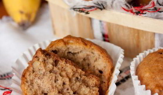 банановые маффины с кокосом и грецкими орехами