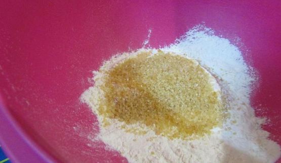 биг-маффины с вишней, кедровыми орешками и штрейзелем