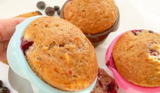 йогуртовые маффины с черной смородиной