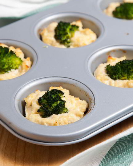 Рецепт куриных маффинов с творогом и брокколи