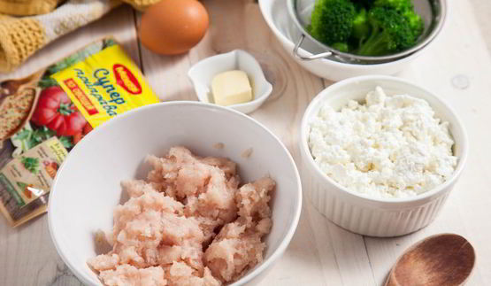 куриные маффины с творогом и брокколи